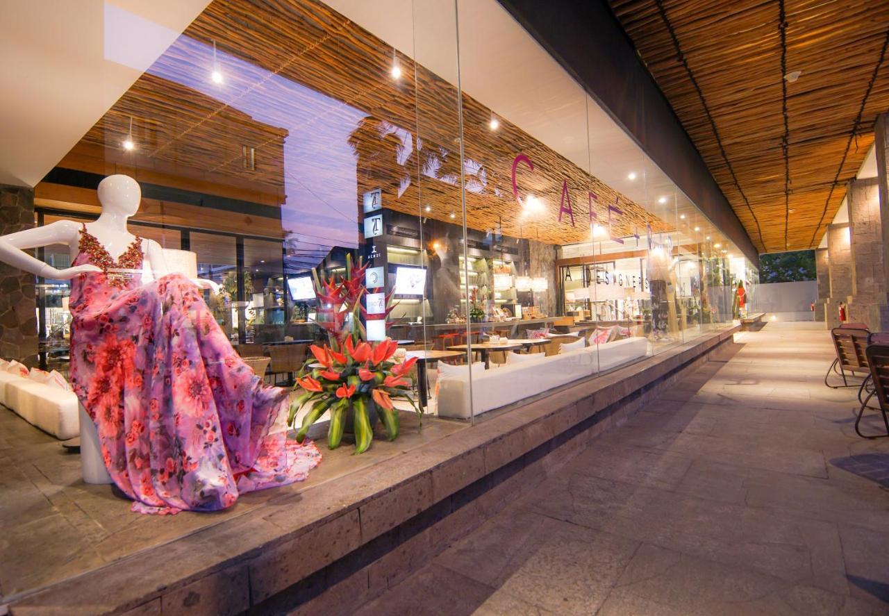Ts Suites Seminyak Extérieur photo The interior of the shopping mall