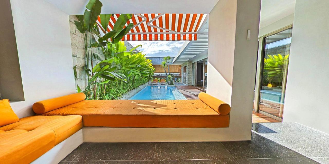 Ts Suites Seminyak Extérieur photo The interior of the hotel