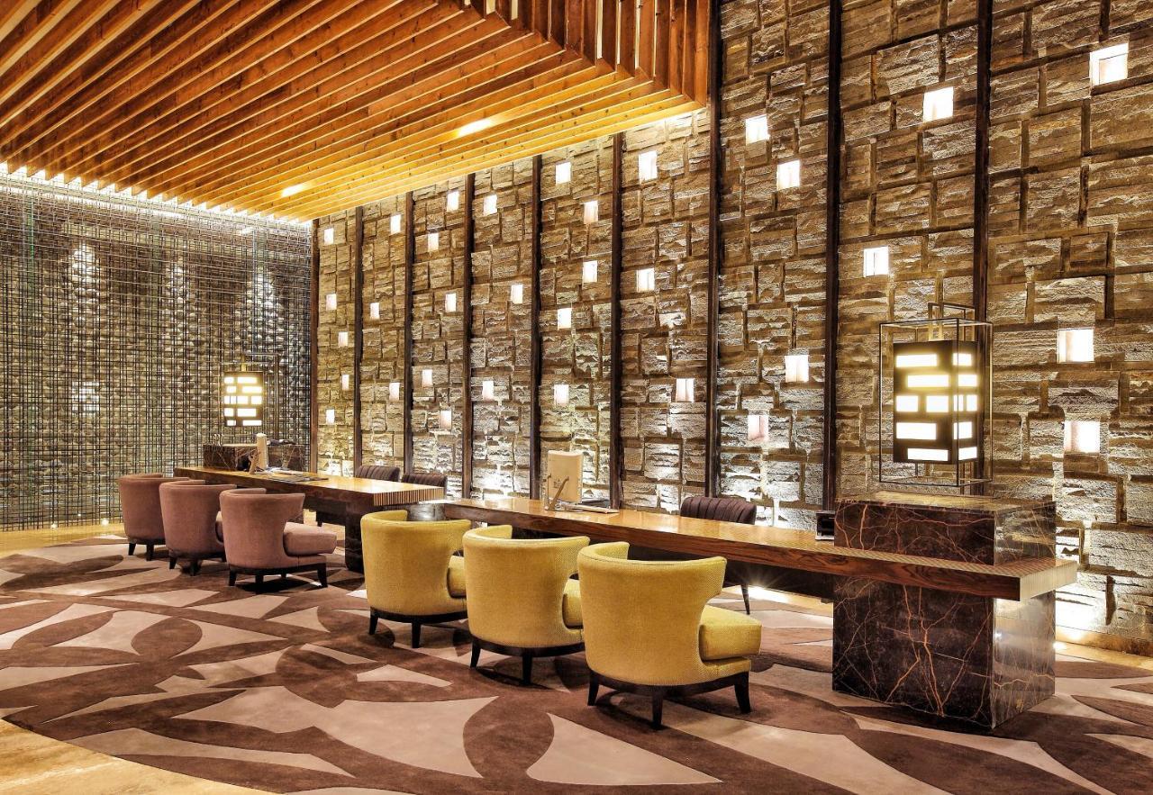 Ts Suites Seminyak Extérieur photo The lobby of the Ritz-Carlton, Dubai