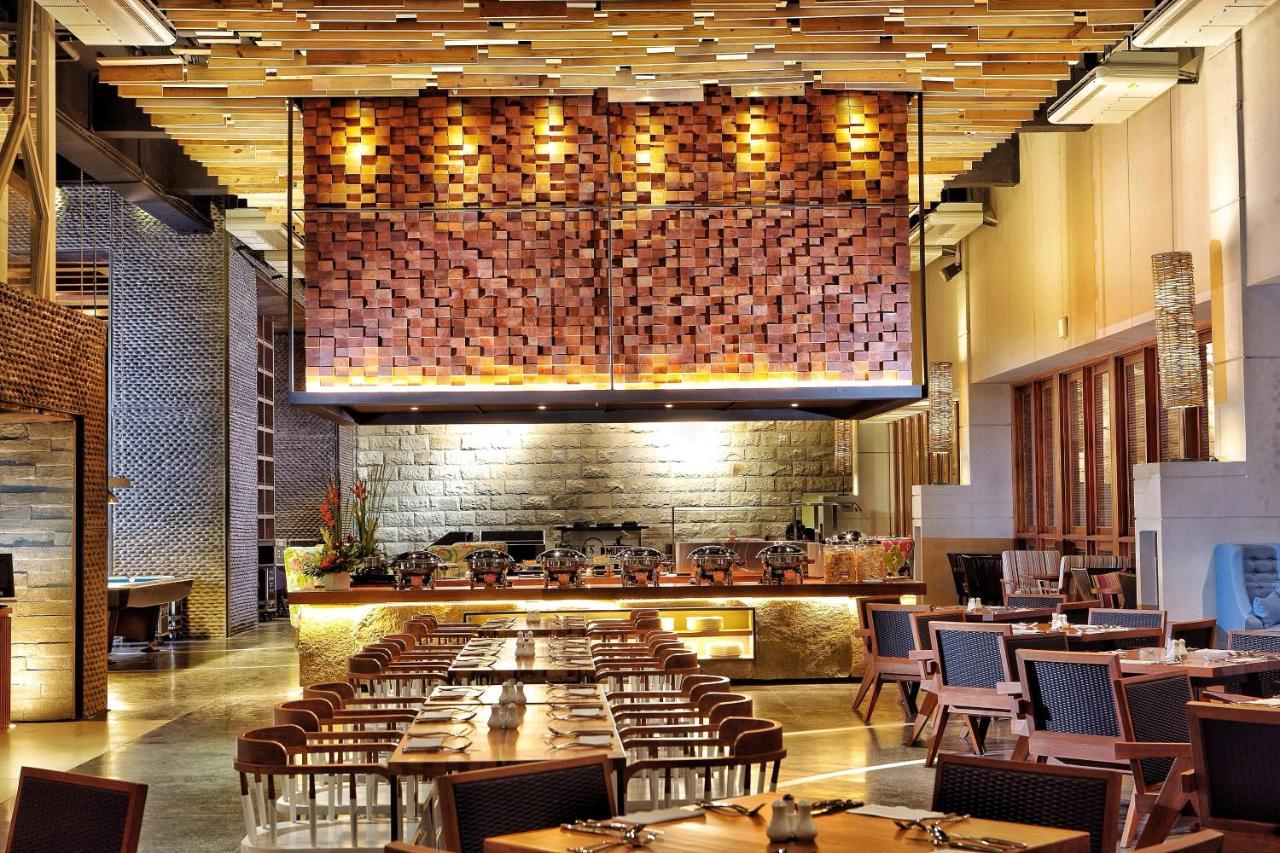 Ts Suites Seminyak Extérieur photo The interior of the restaurant