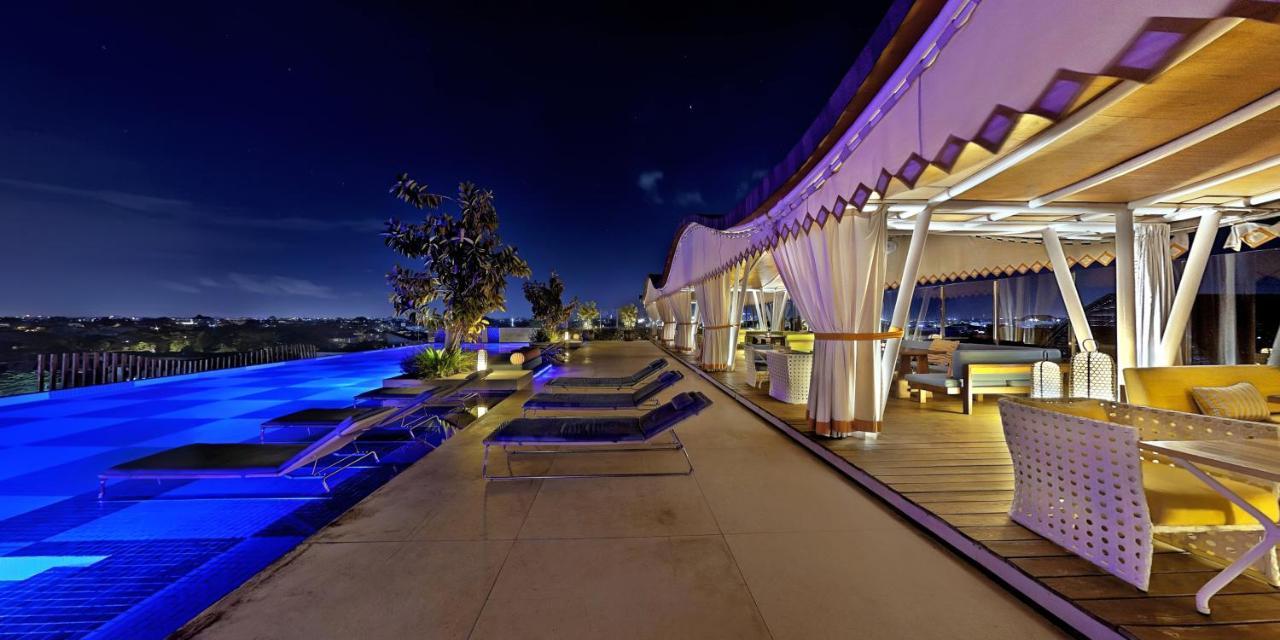 Ts Suites Seminyak Extérieur photo The pool at the rooftop