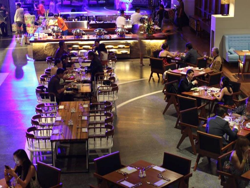 Ts Suites Seminyak Extérieur photo The interior of the restaurant