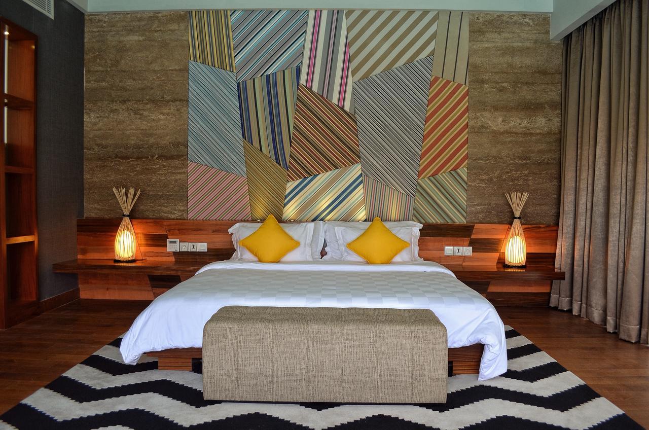 Ts Suites Seminyak Extérieur photo A bedroom at the resort
