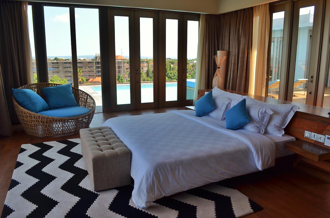 Ts Suites Seminyak Extérieur photo A bedroom at the hotel